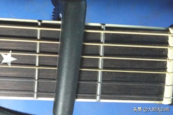 吉他变调夹评测：这 4 款让你轻松切换调式！